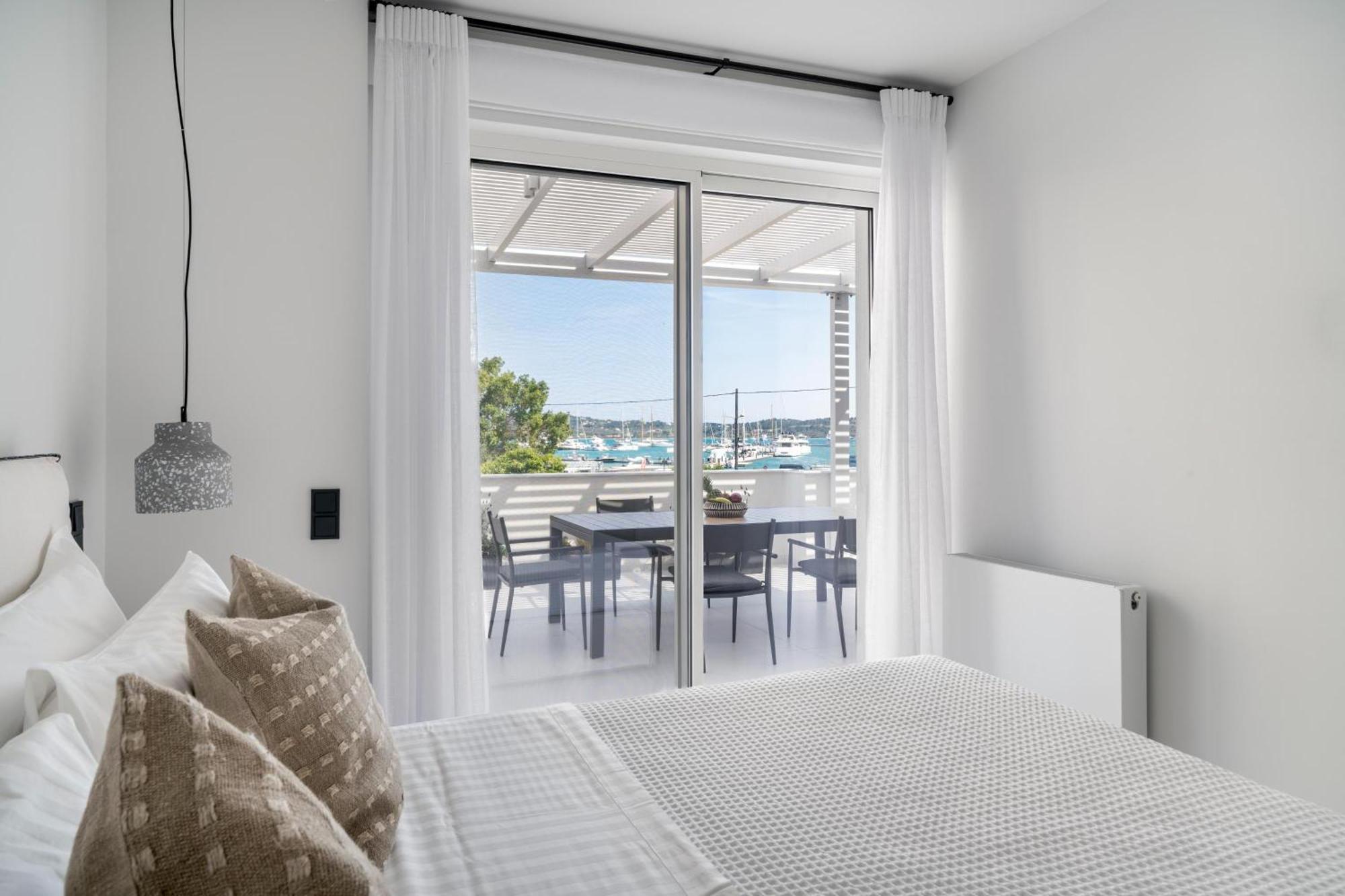 Marina Suite ポルト・ヘリ エクステリア 写真